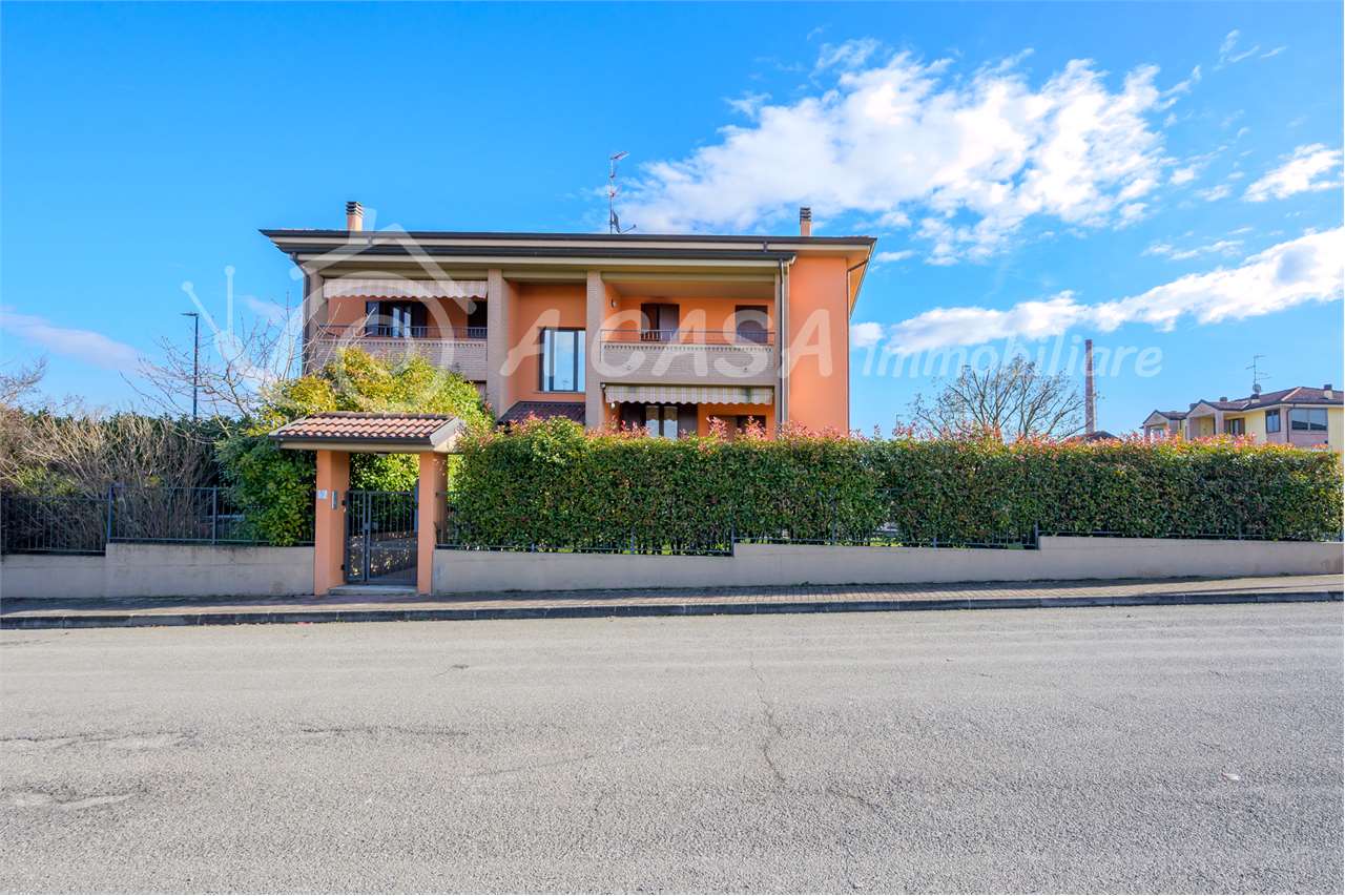 APPARTAMENTO CON GIARDINO ED INGRESSO INDIPENDENTE