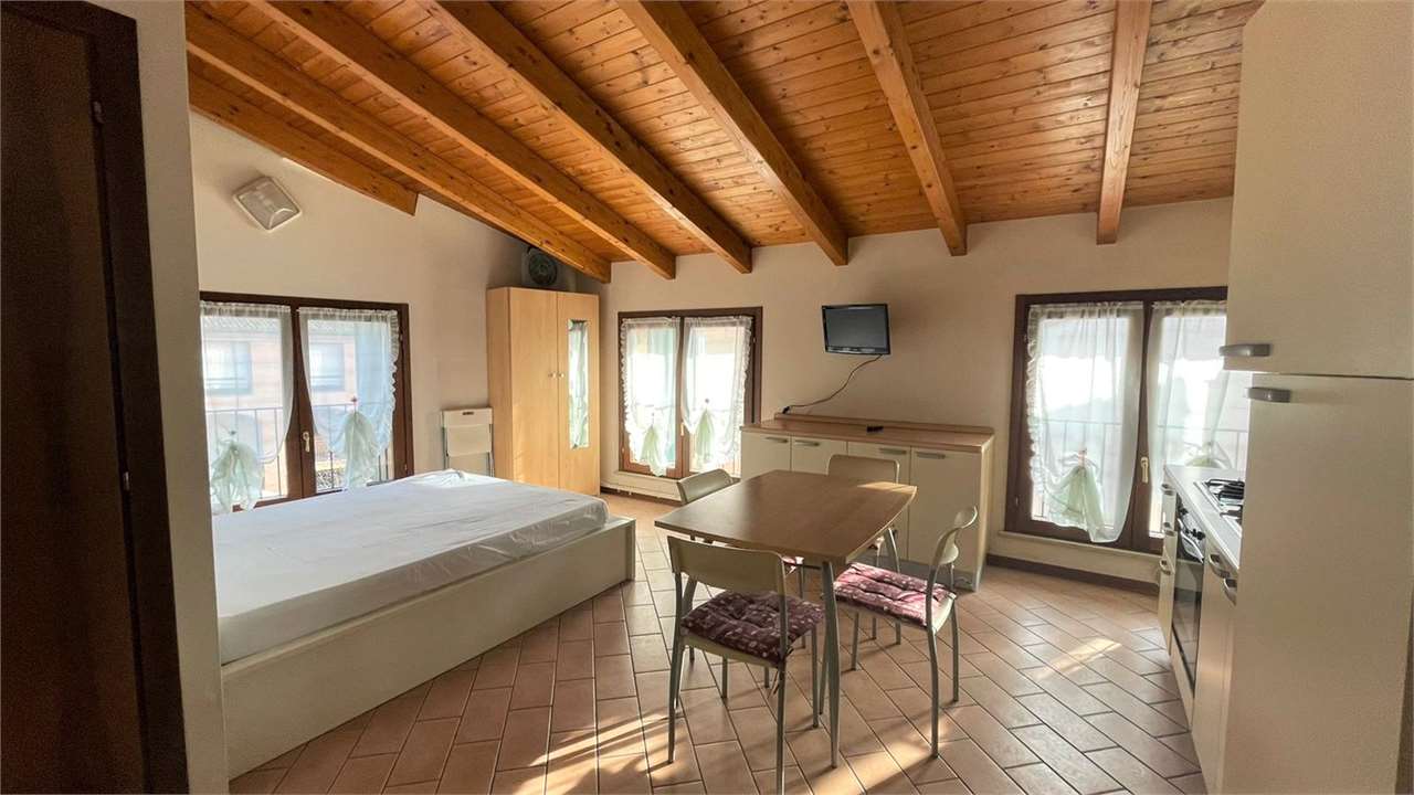 MONOLOCALE ARREDATO TRAVERSETOLO