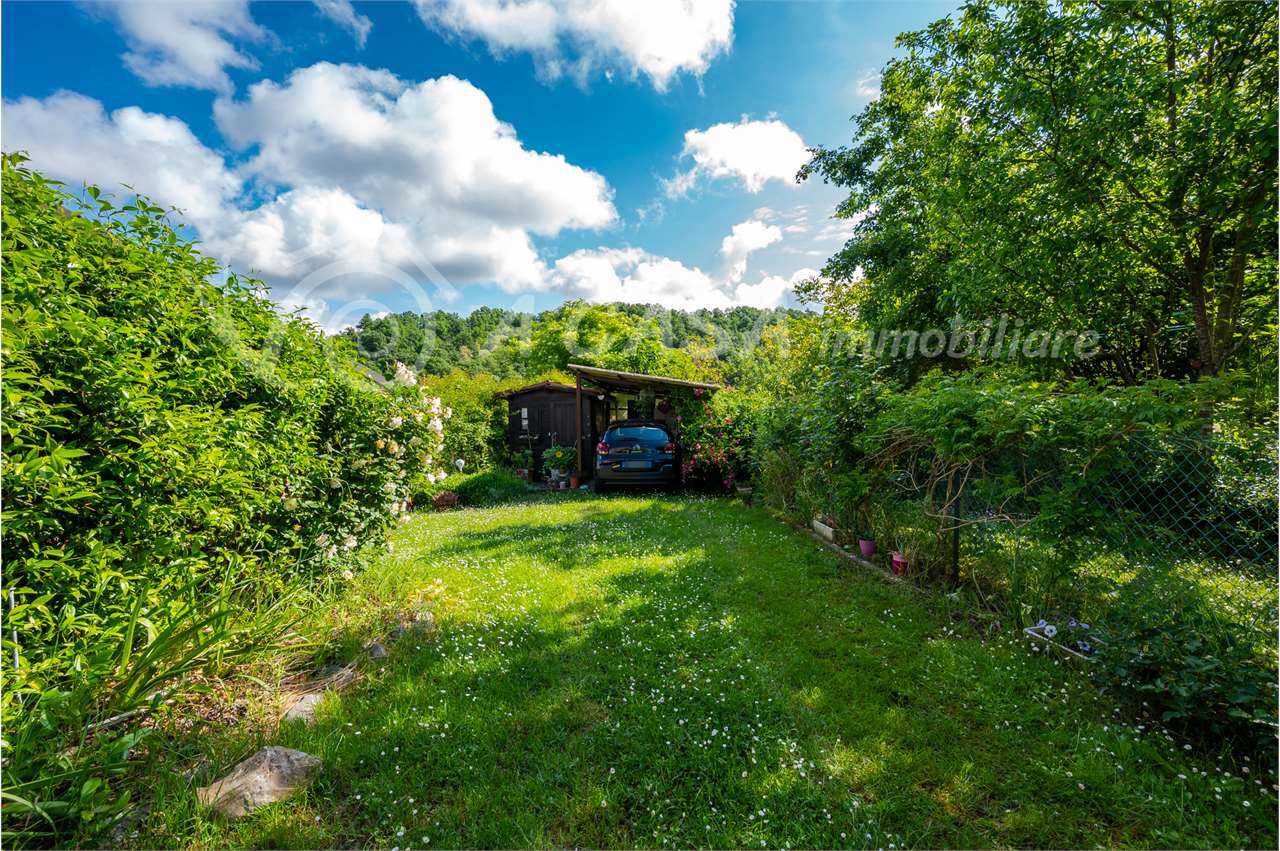 CASETTA CON GIARDINO