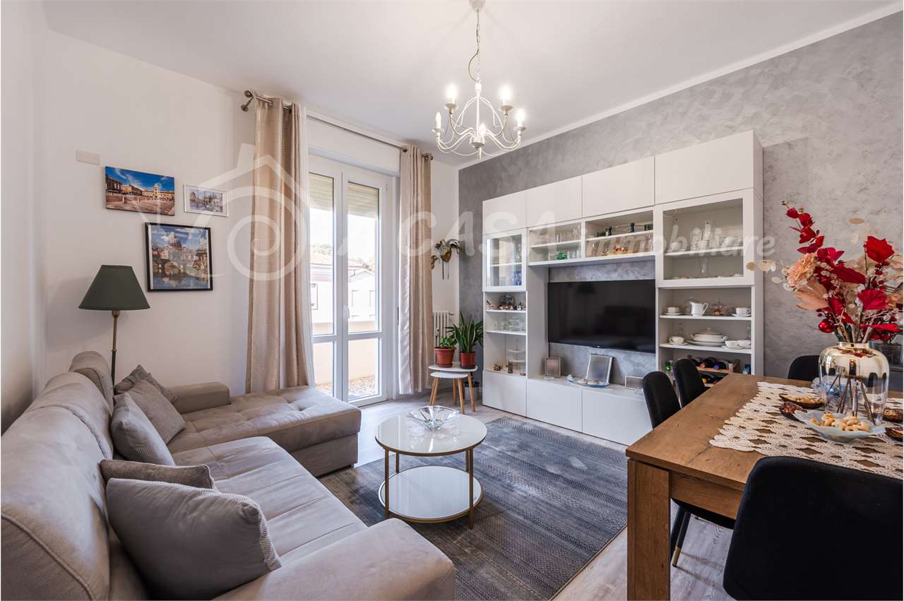 TRILOCALE COMPLETAMENTE RISTRUTTURATO IN CENTRO AL PAESE