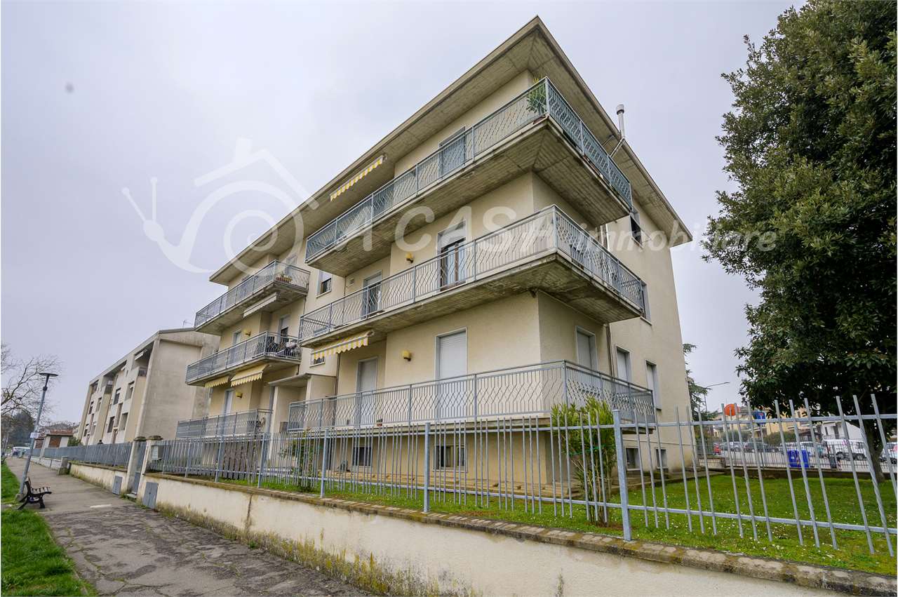 AMPIO TRILOCALE CON AUTORIMESSA