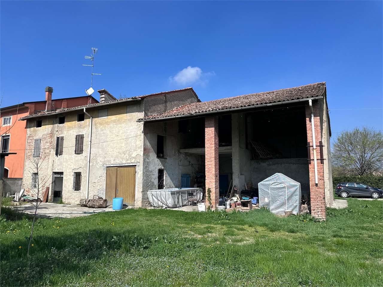 Casale/ Rustico con ampio giardino