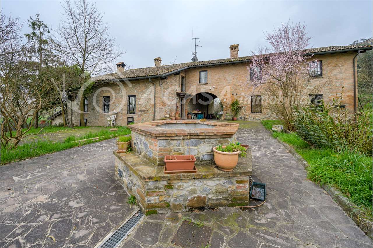 L’anima storica di Medesano – Villa in Sasso del 1400 con tenuta panoramica