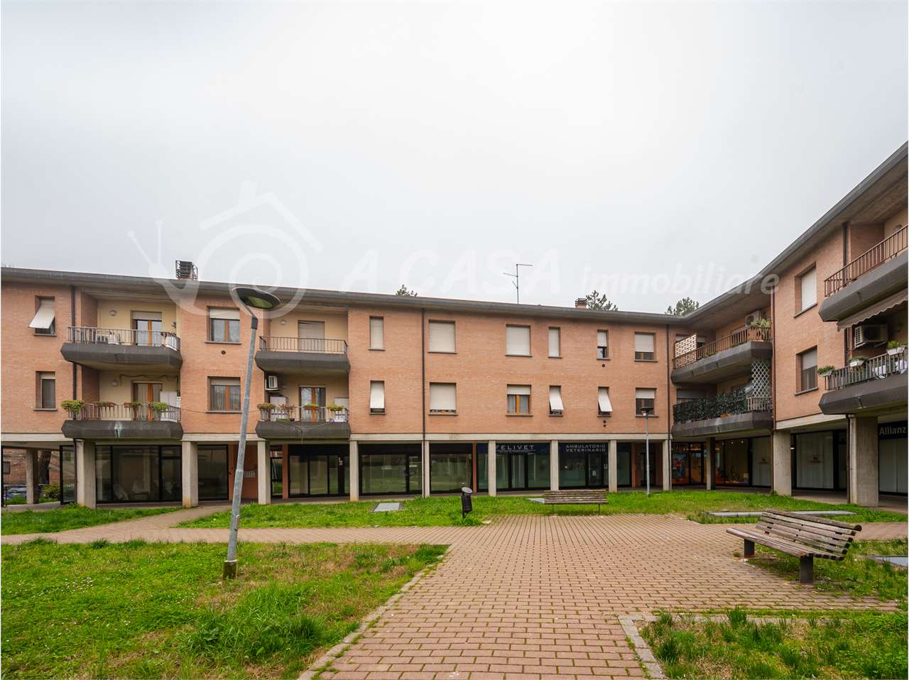 QUADRILOCALE IN CENTRO A FELINO CON DOPPIO GARAGE