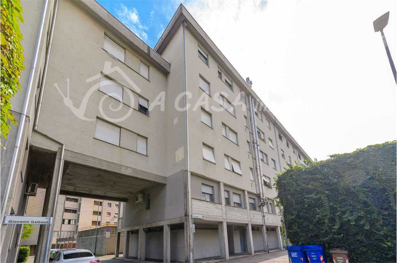 AFFITTASI STANZA ESCLUSIVAMENTE A STUDENTE