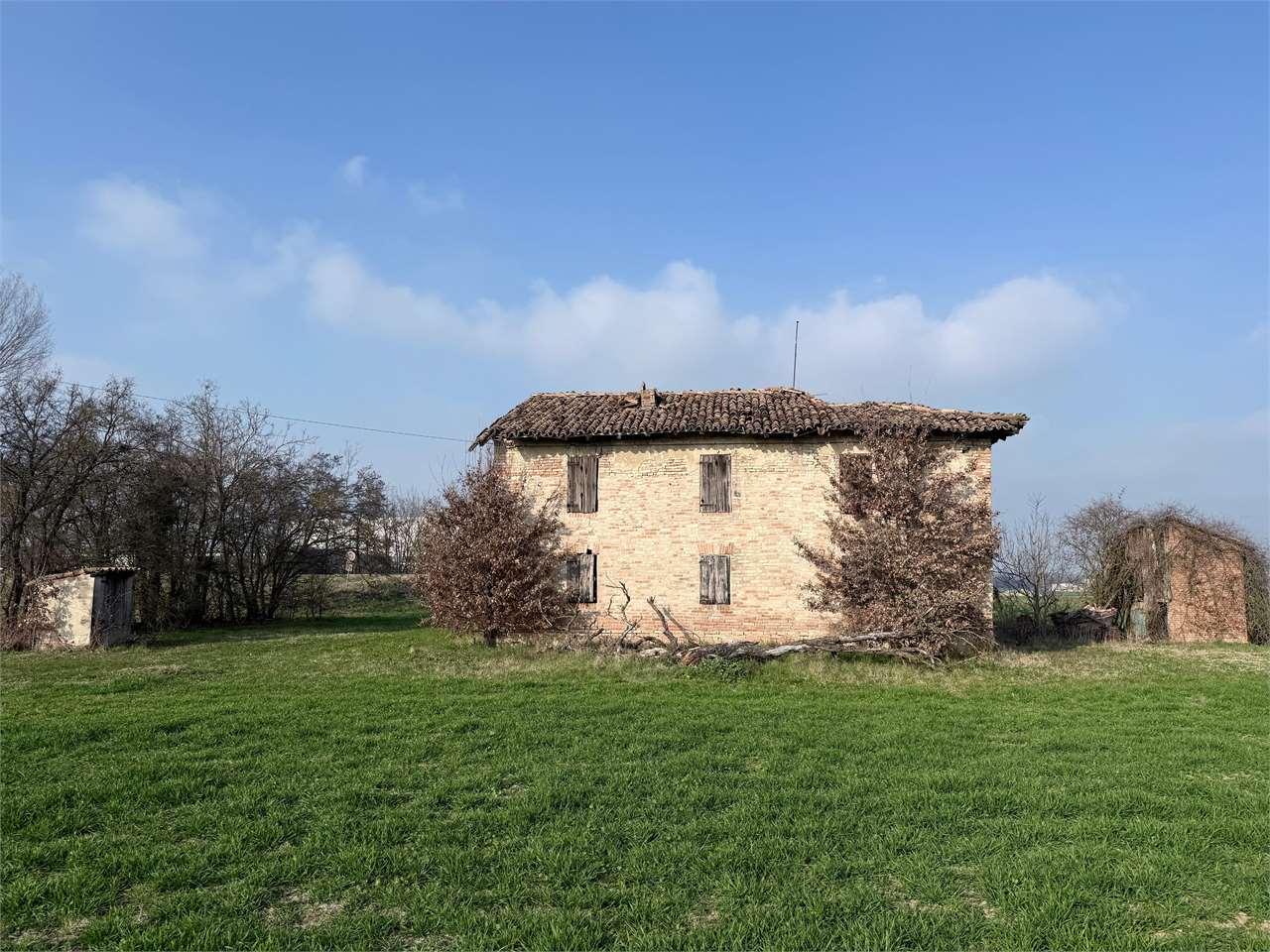 RUSTICO DA RISTRUTTURARE