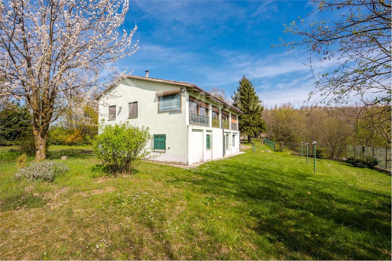 VILLA  INDIPENDENTE CON TERRENO