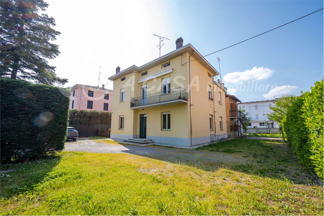APPARTAMENTO IN BIFAMILIARE CON GIARDINO E DEPANDANCE