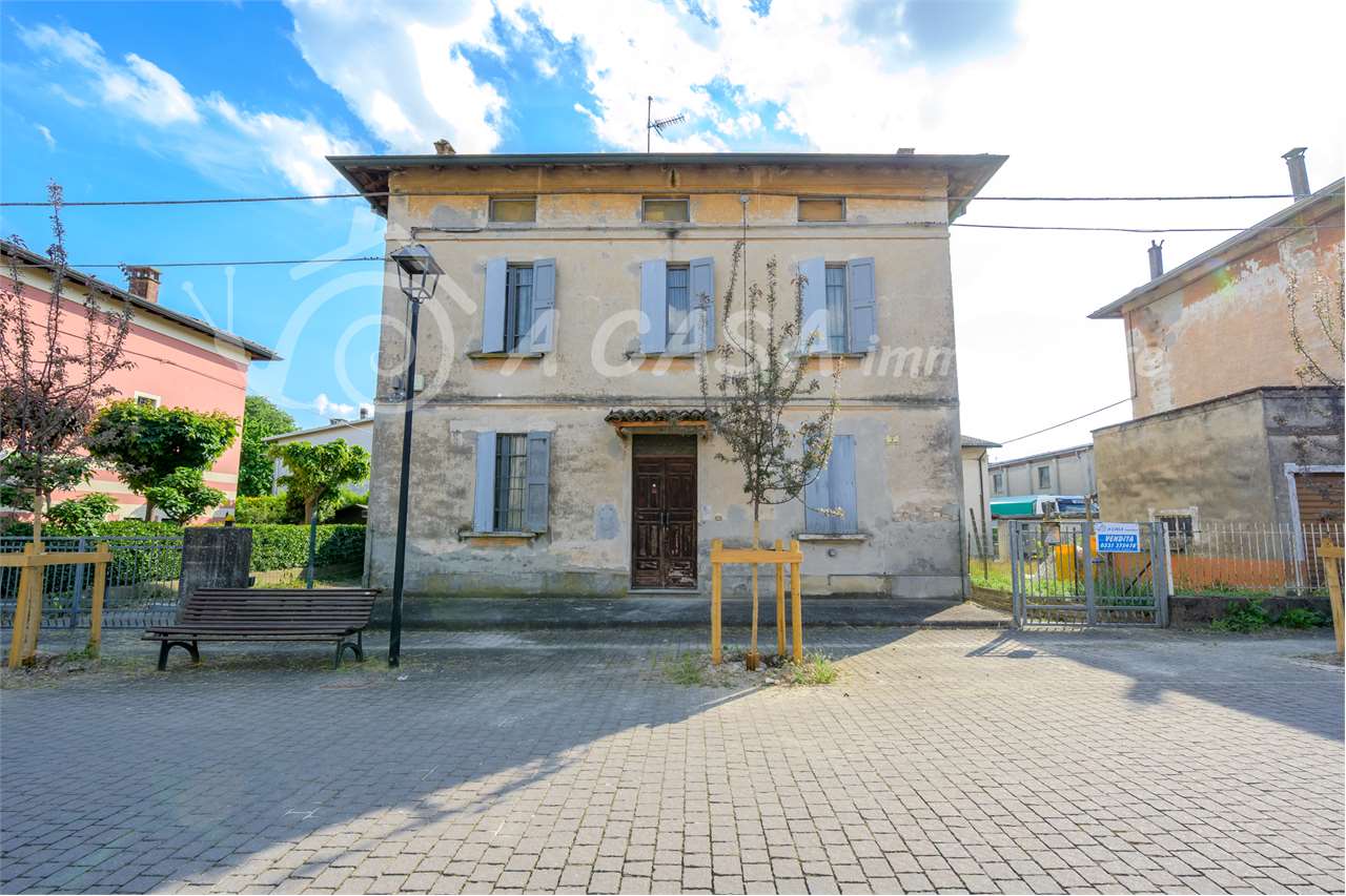 CASA  INDIPENDENTE CON GARAGE