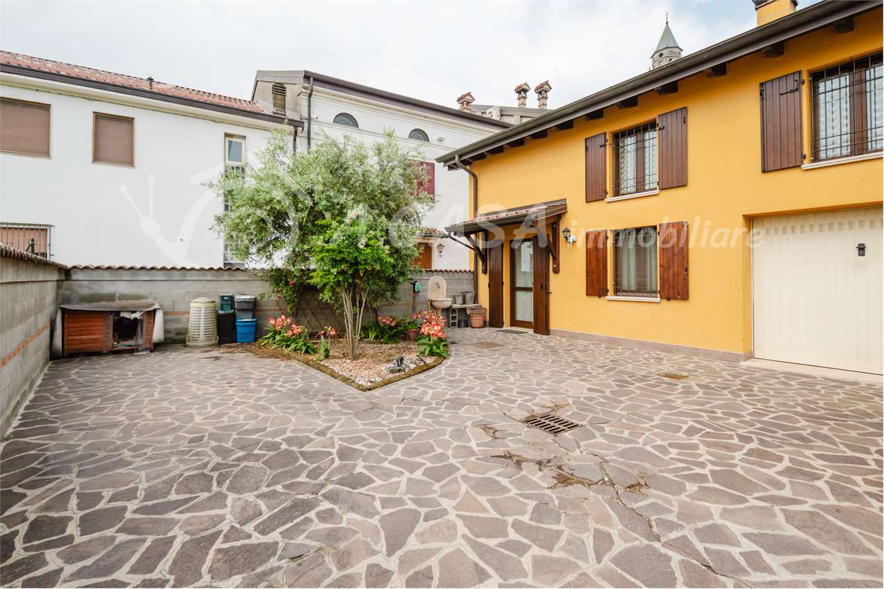 PORZIONE DI CASA INDIPENDENTE IN CLASSE ENERGETICA B