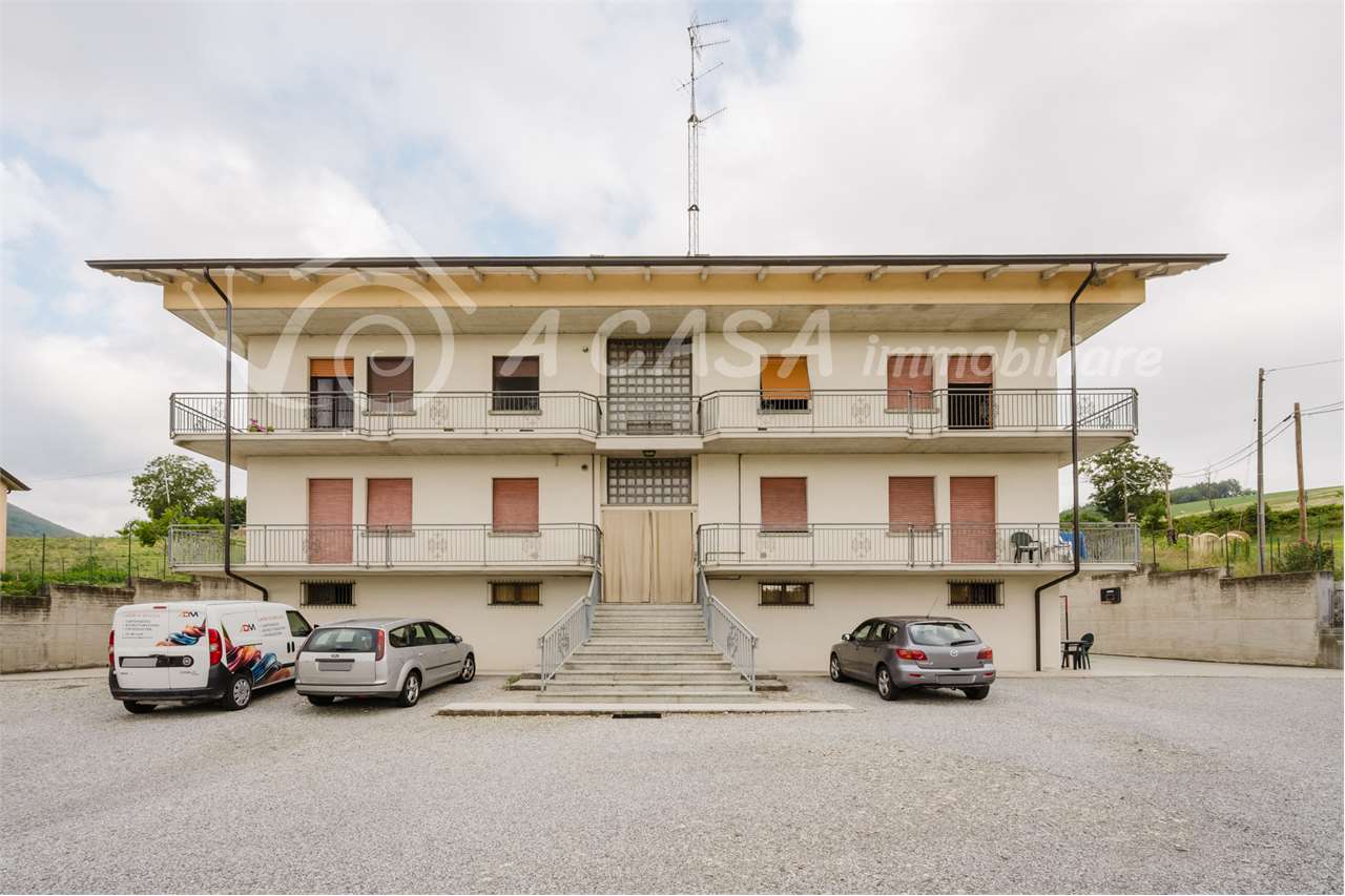 AMPIO QUADRILOCALE IN QUADRIFAMILIARE