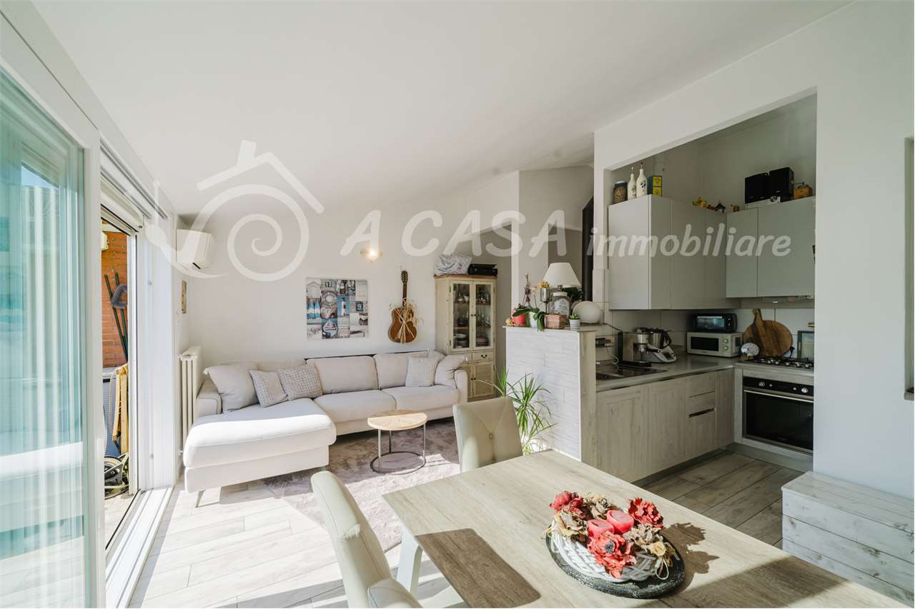 BILOCALE CON TERRAZZO