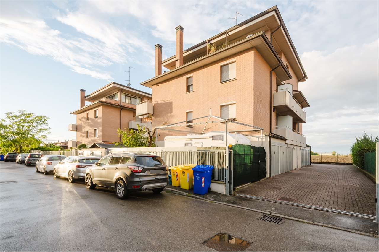 BILOCALE CON BALCONE IN CLASSE ENERGETICA C