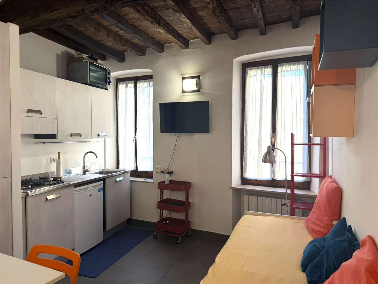 MONOLOCALE PER STUDENTI O PROFESSIONISTI