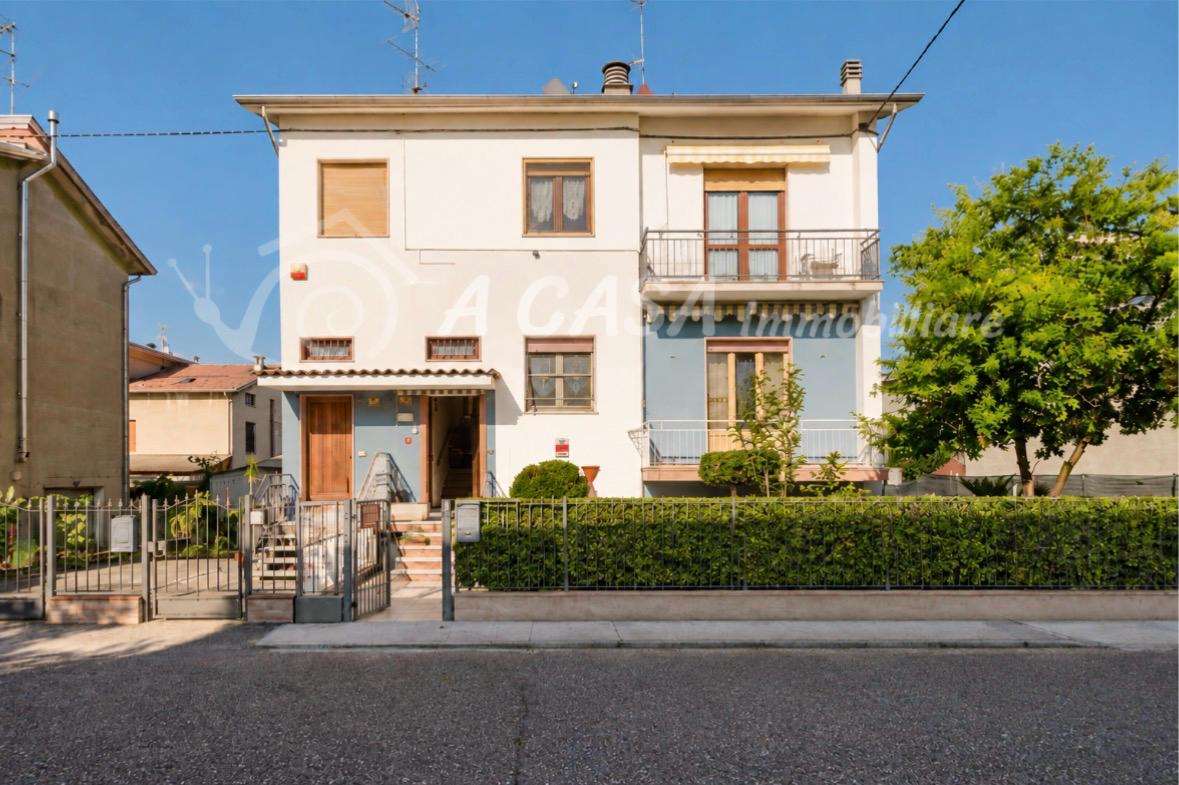 APPARTAMENTO IN BIFAMILIARE CON GIARDINO