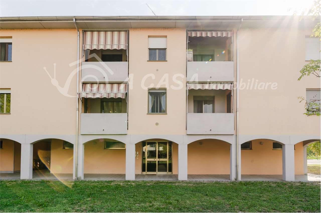 TRILOCALE CON DUE BALCONI