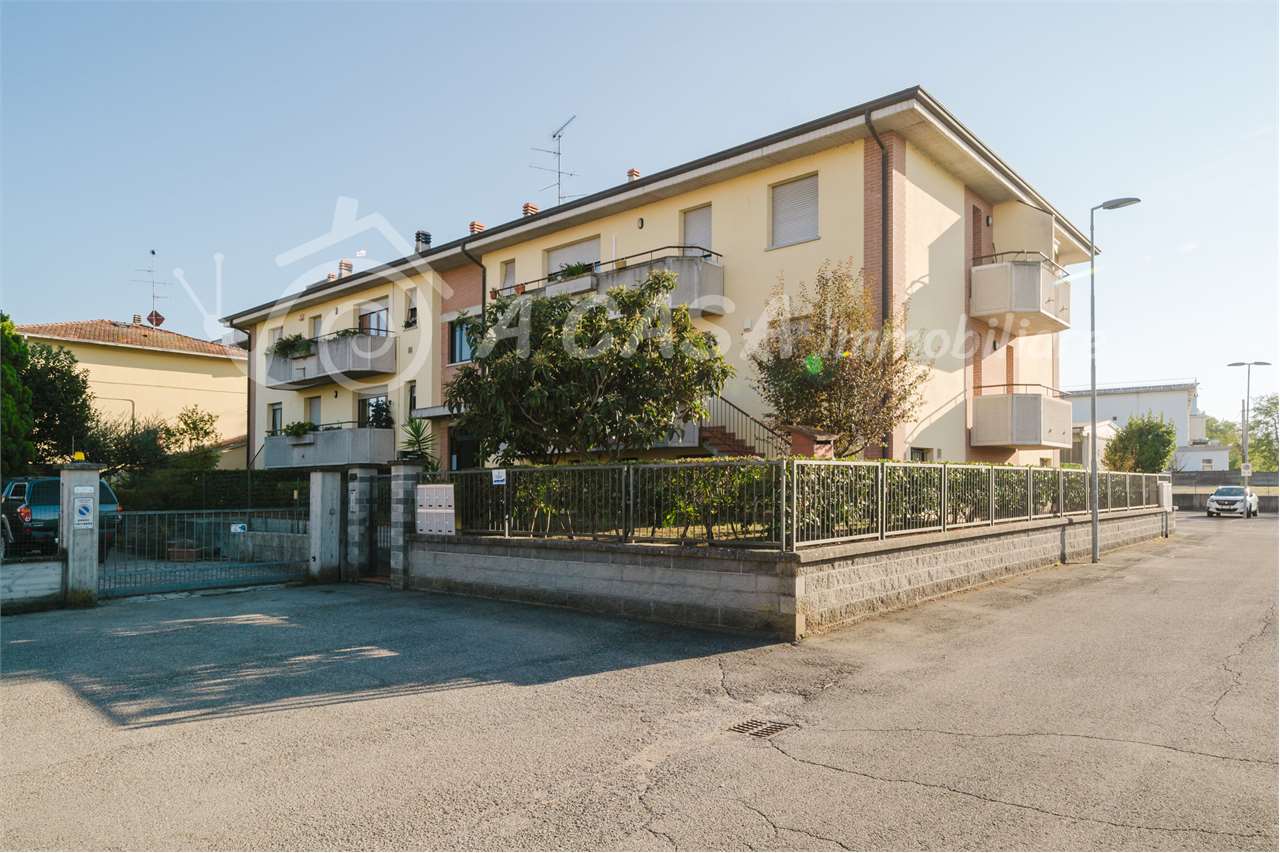 BILOCALE IN CENTRO AL PAESE